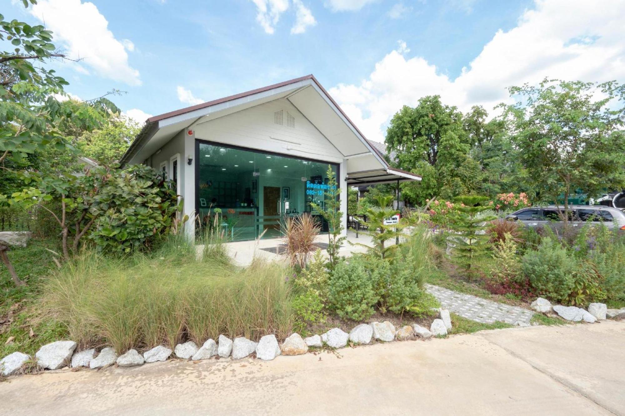 Capital O 75378 Thawapee Resort Районг Екстериор снимка